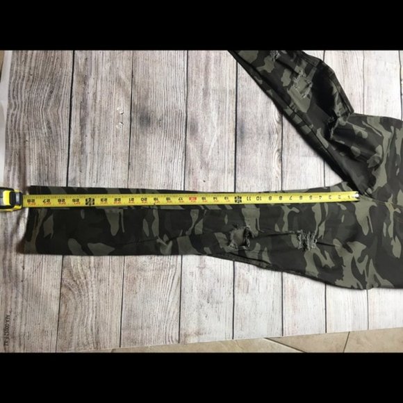 Jvini Camo Curvy-Fit Skinny Printed Camo Jeans - Picture 8 of 8